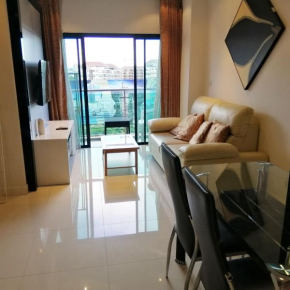 Luxurious corner unit in great location in The Axis